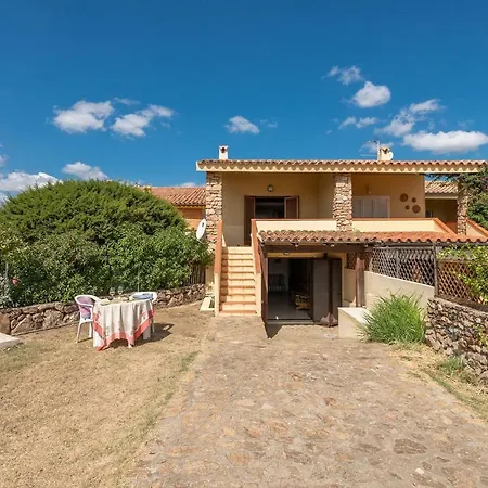 Holiday home House And Apt. In Pittulongu 23061 Olbia